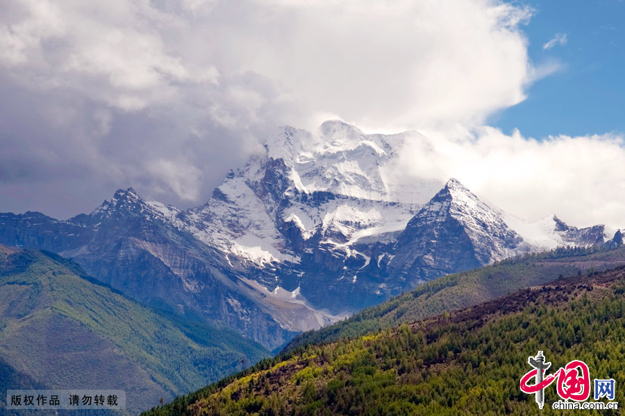 �Ƕ���������߷�֮��������ѩɽ���й���ͼƬ�� �����