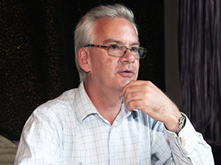 �����Σ��й���Ӧ�ö����й���ɫ