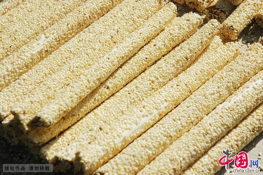 ����֥�������������࣬����Ϊ���ĳԵ��ǹ����ɴ������������Ƴɣ����������ɰ�ǡ���ɰ�Ǽ�����Ʒ��ȫ��ͬ��