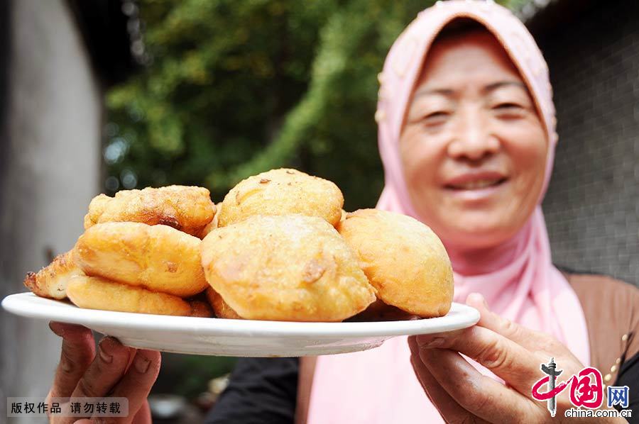 7��29�գ�һ������͹�Ա��չʾ�Լ�������������ʳ��