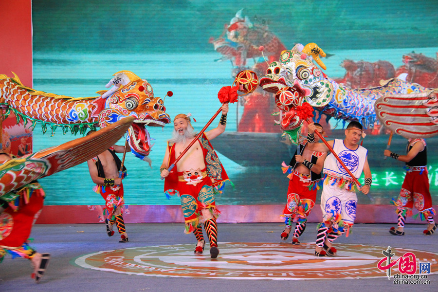  �������Ļ���������“���Ļ�֮��”��“����֮��”�������Էḻ��������ԴΪ���У�ÿ��ٰ���“������Ԫ��”��“��̳���������Ļ��”��һϵ��Ⱥ��ϲ���ּ������Ļ��������й��� ������ ��