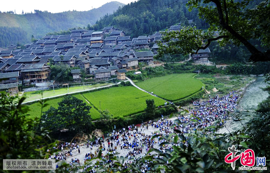  һ��һ�ȵ�“�����”���ǹ����Ž����ڹ���կ�＾����¡�صĽ��ա�ÿ������죬�����ȳ��졢��ҰһƬ��ơ�ɽ�뵽��Ʈ���ʱ��“�����”Ҳ�Ϳ�ʼ�ˡ��й���ͼƬ�� ��������